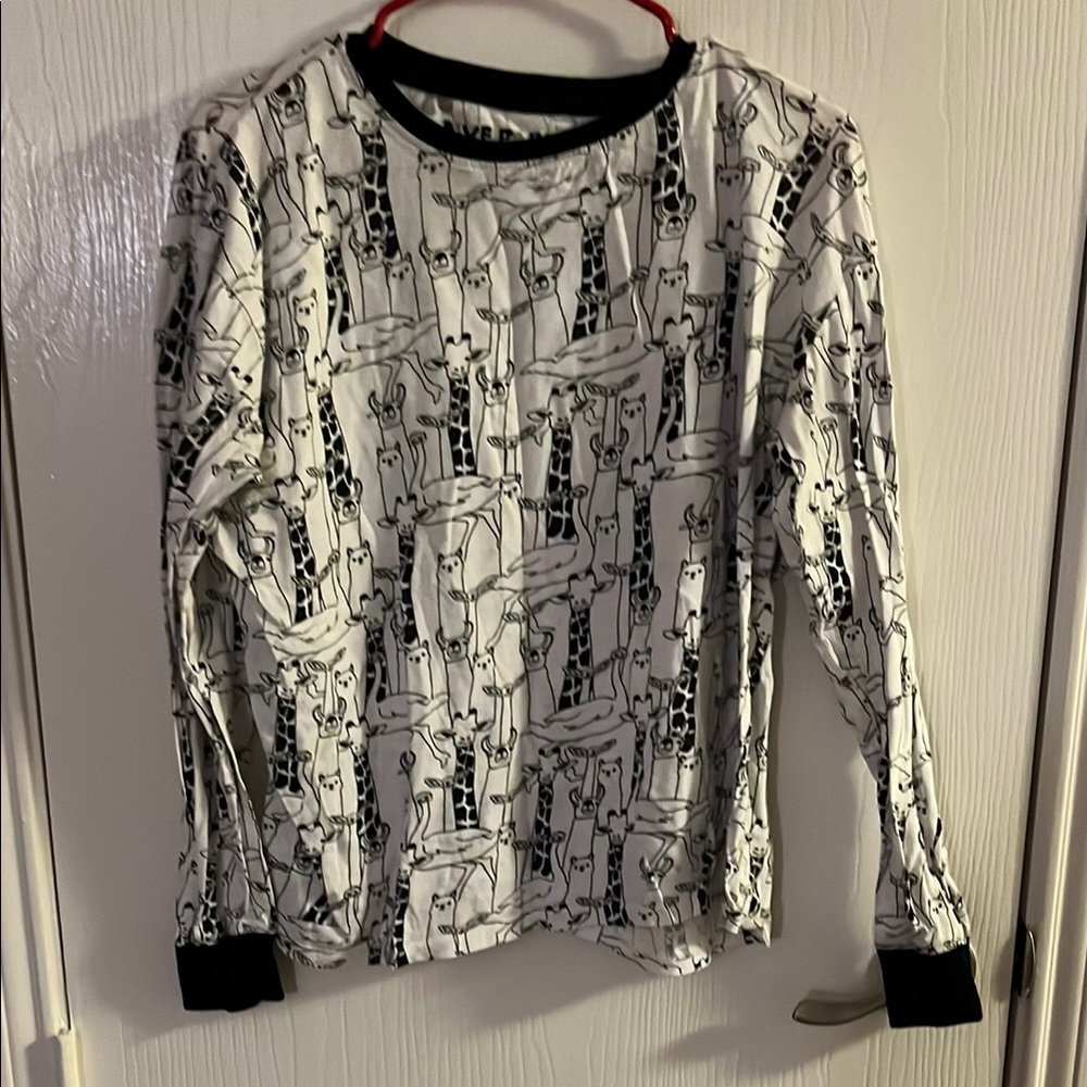 Five Paint Industry cotton print long sleeve tee- giraffe, llama, ostrich. Sz L